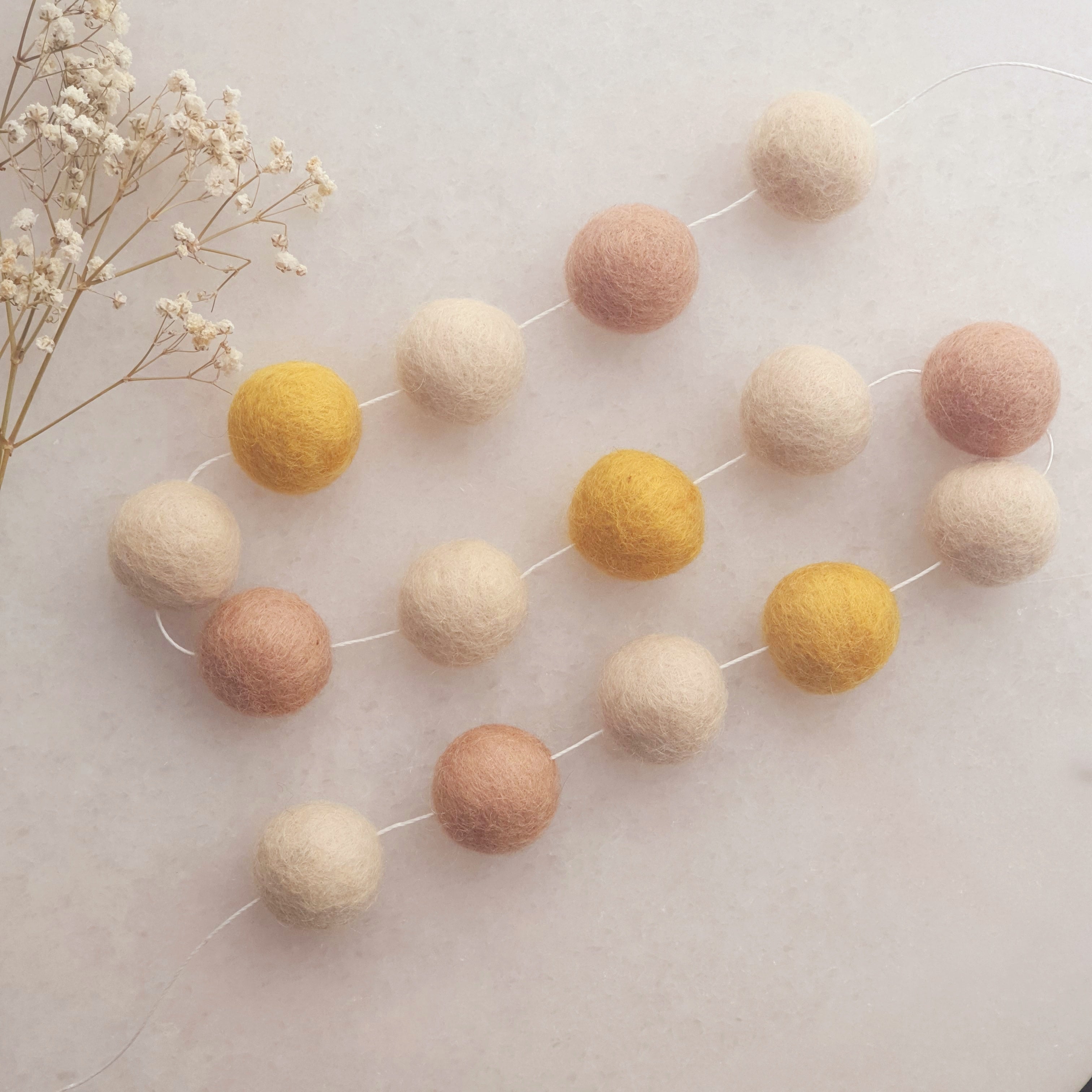 Golden Beige - Pom Pom Garland